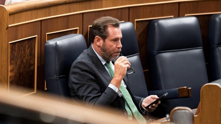 El ministro de Transportes y Movilidad Sostenible, Óscar Puente, durante una sesión de control al Gobierno, en el Congreso de los Diputados, a 16 de septiembre de 2026, en Madrid (España).