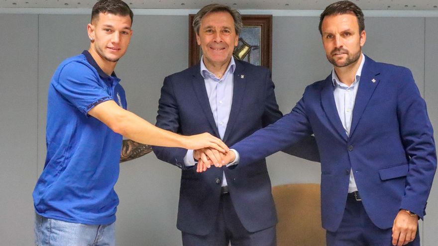 El Tenerife hace profesional a César Álvarez