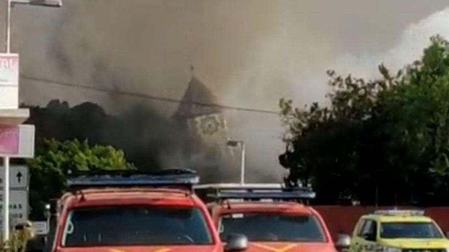 Iglesia de Todoque derrumbándose por la lava
