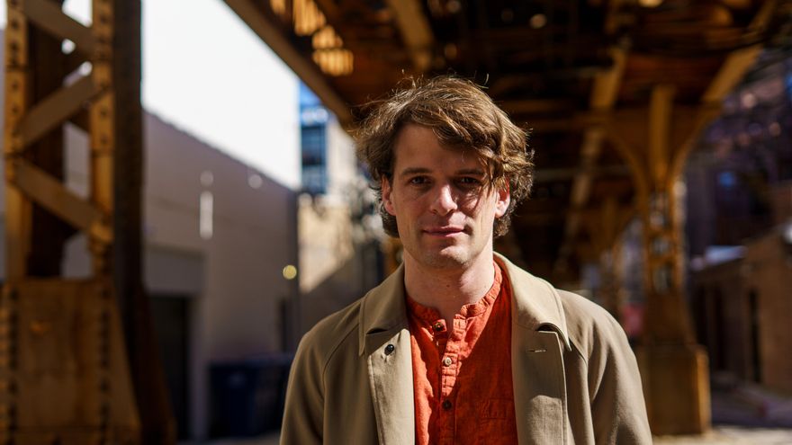 Daniel Knowles, periodista: “Elon Musk es un visionario y un lunático, pero hoy en día es más lunático que visionario”