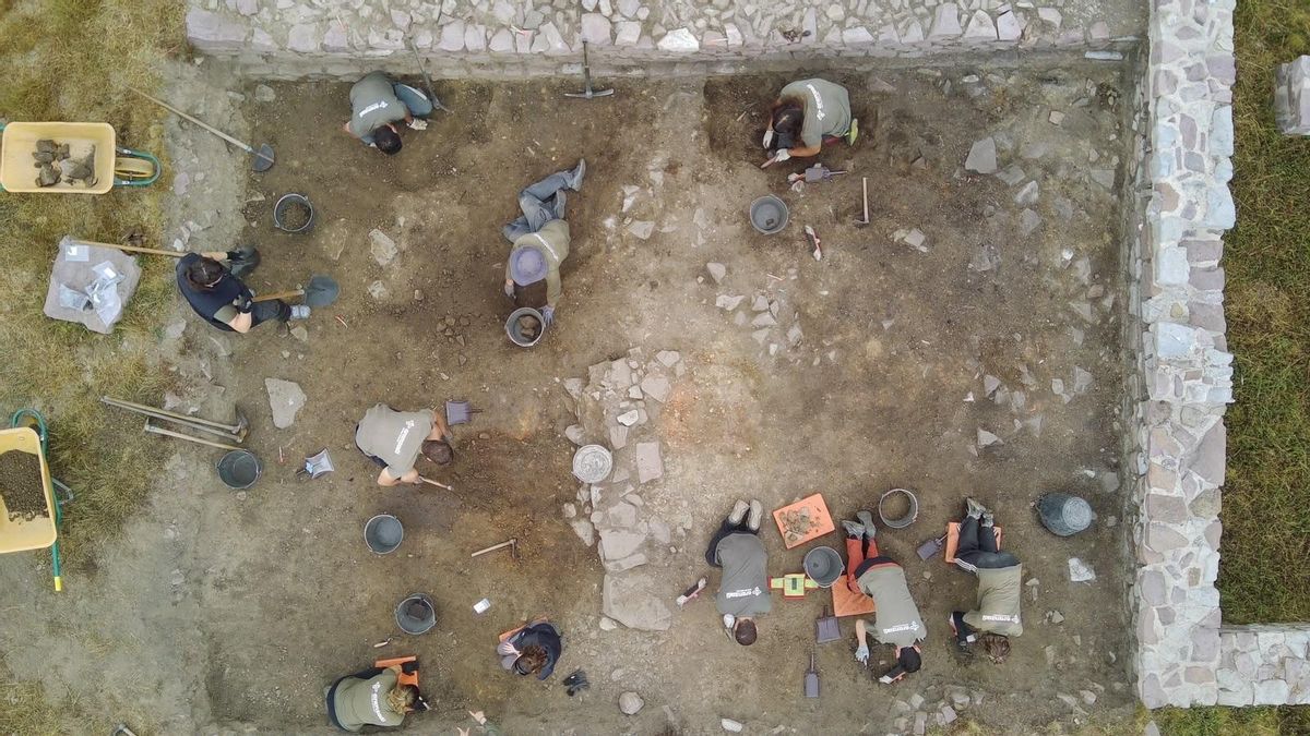 La excavación arqueológica de Zaldua desentierra unas estructuras vinculadas a una calzada romana del siglo I