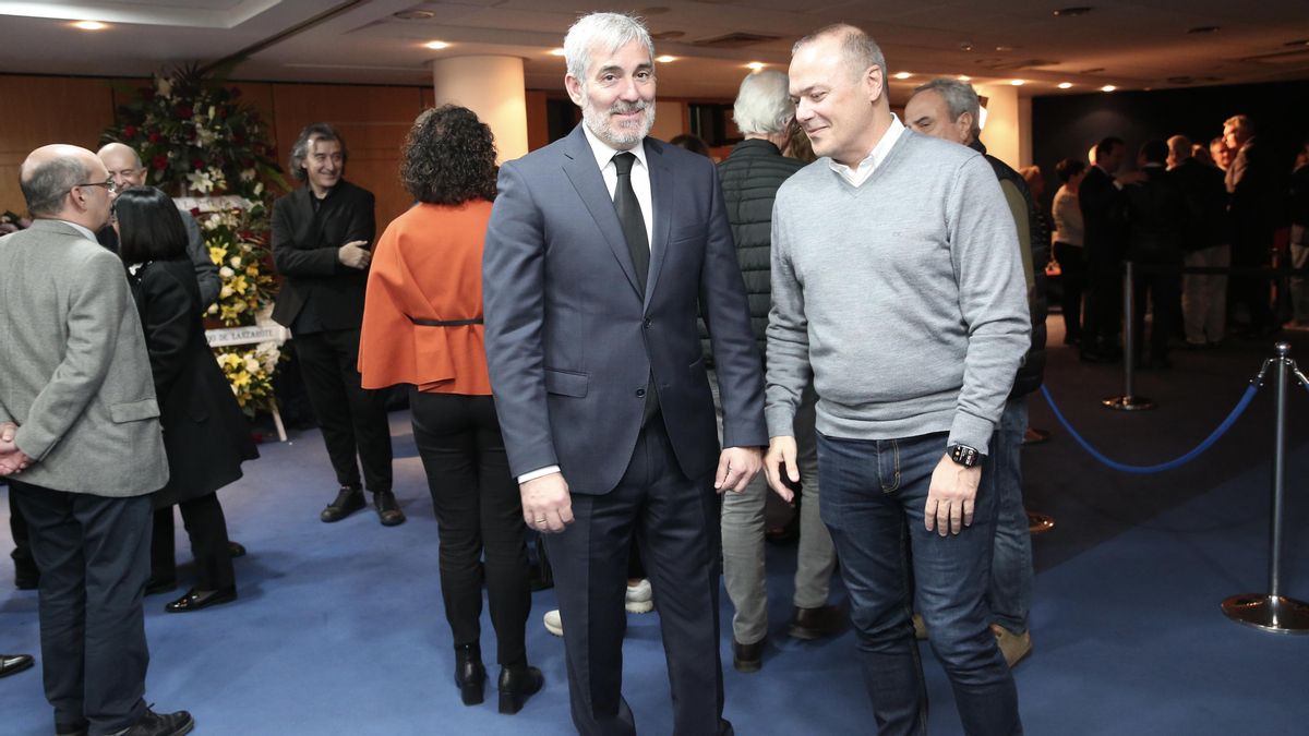 El presidente Fernando Clavijo y el vicepresidente del Cabildo de Gran Canaria, Augusto Hidalgo.