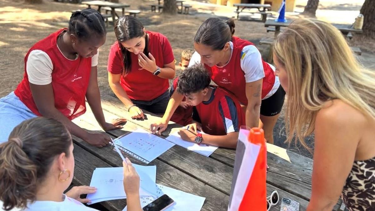 El programa Familias Amigas celebra un segundo encuentro entre familias que ofrecen apoyo emocional a niñas, niños y adolescentes