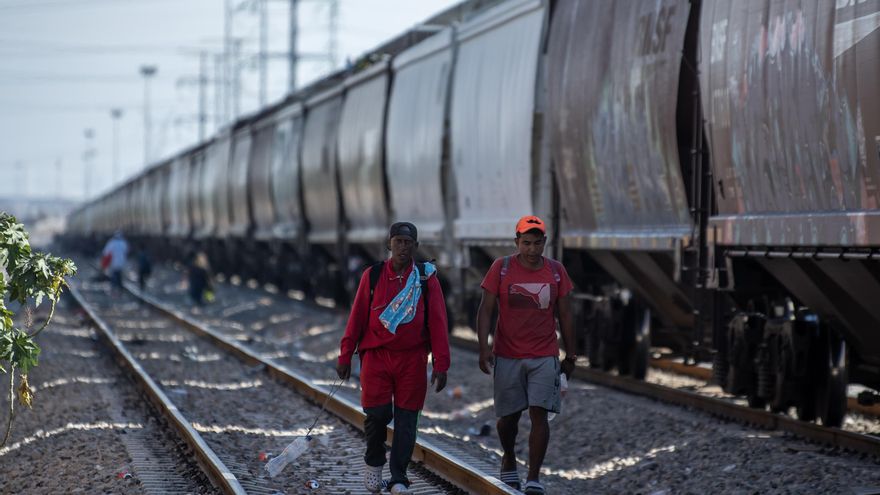 Paro de trenes deja a cientos de migrantes varados en el norte de México