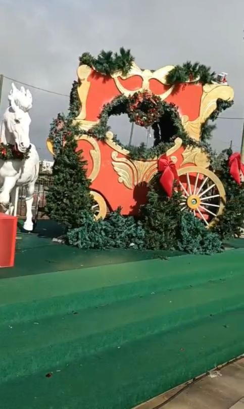Actos vandálicos en el decorado navideño del parque de Lomo Blanco.