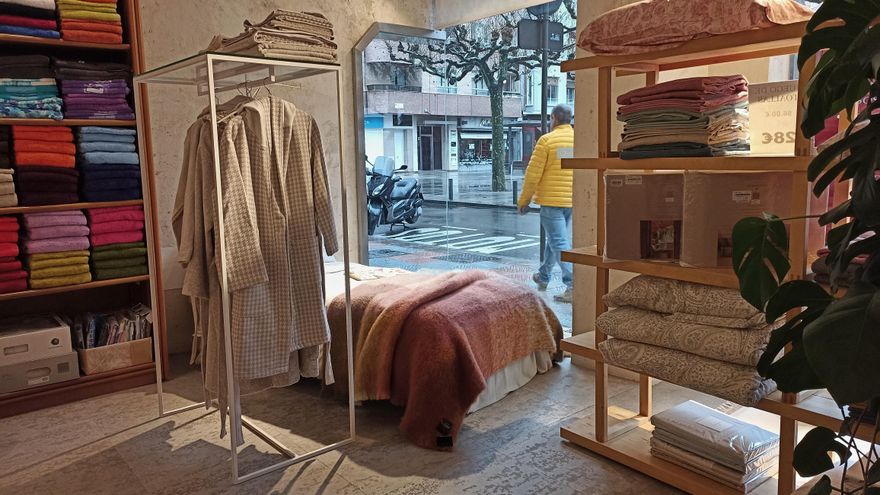 Escaparate de Fernández Textil.