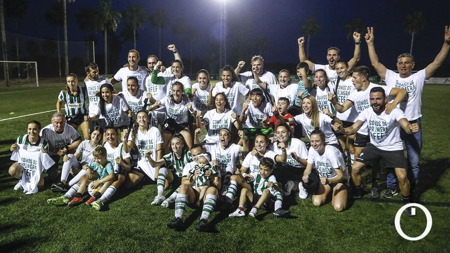 La celebración de la salvación del Córdoba CF Femenino, en imágenes