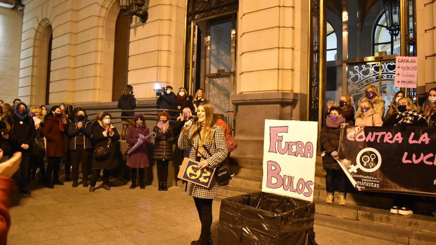 "Fuera bulos", acción reivindicativa contra la violencia machista