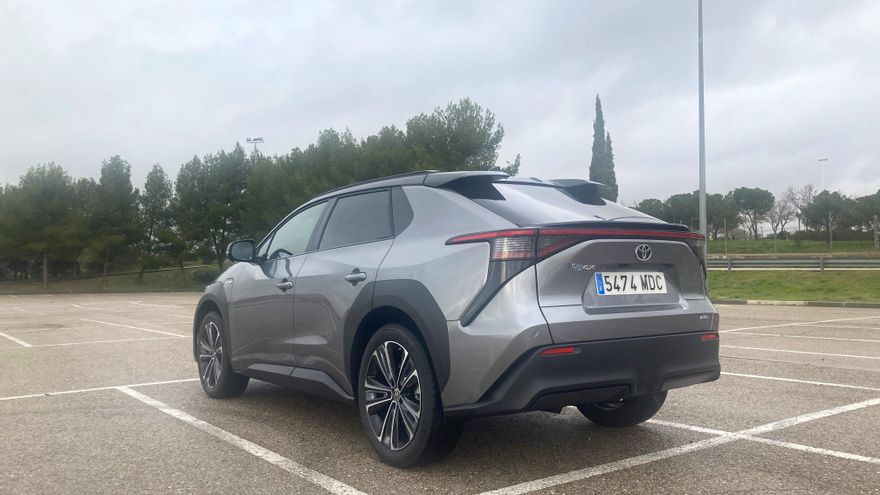 Mes y medio de retraso en el programa extremeño de ayuda a la compra de coche eléctrico