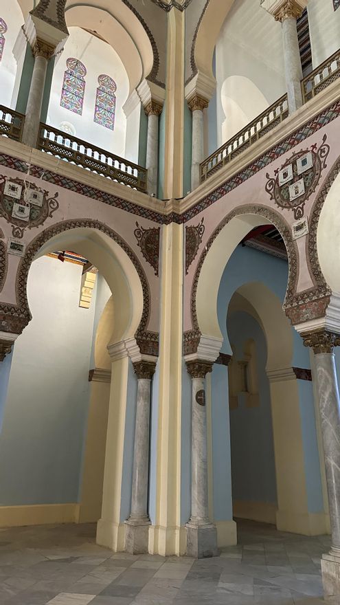 Interior de la Catedral de Saint Louis en Cartago, Túnez