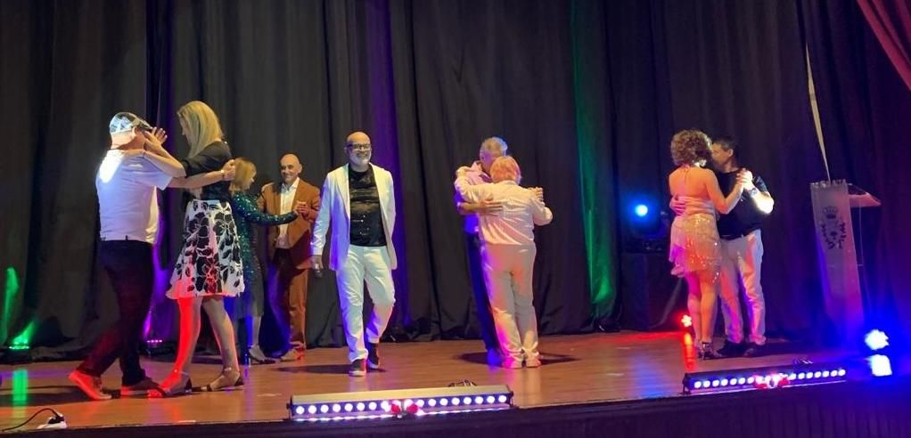 Baile en la Sociedad Atlántida de Breña Alta en la presentación del libro de María José Alfonso.