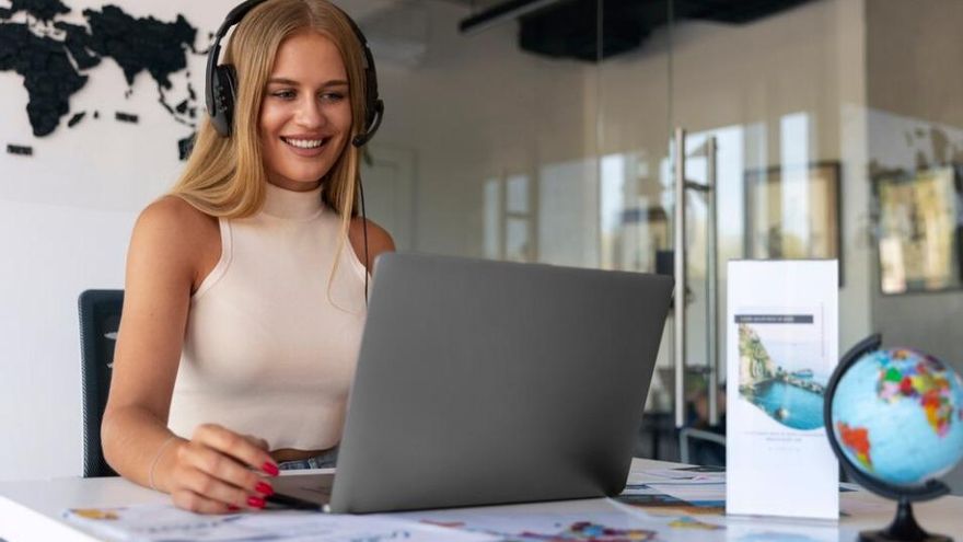 Cruzá las fronteras lingüísticas: Cómo transcribir videos a texto en múltiples idiomas con IA