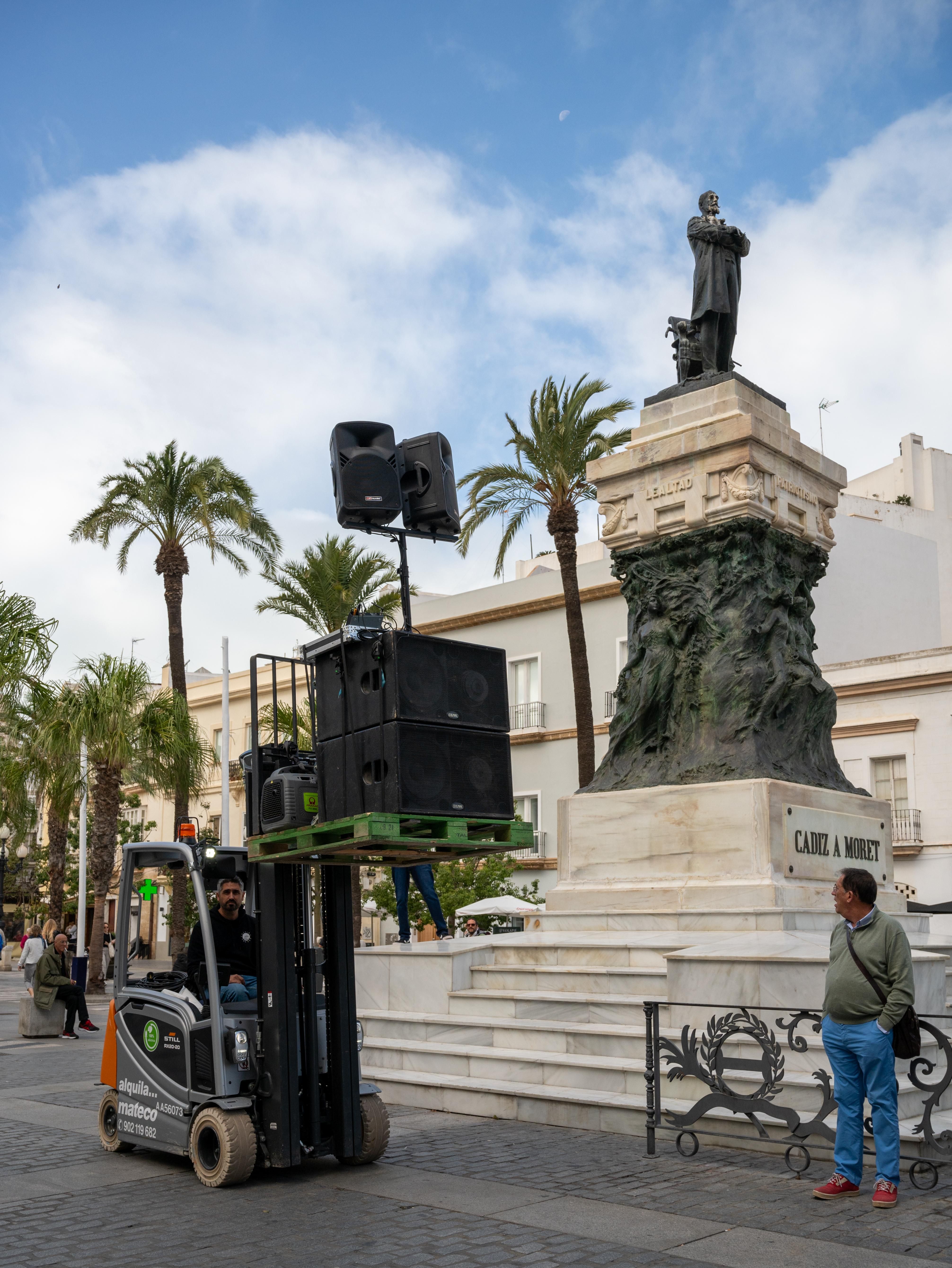 'Latente' pase por la plaza San Juan de Dios, en el centro de Cádiz