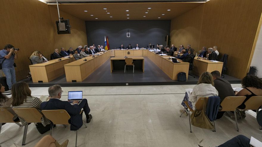 Las defensas piden que se admita como prueba un informe presentado hace 15 días para cuestionar el perjuicio a Emalsa