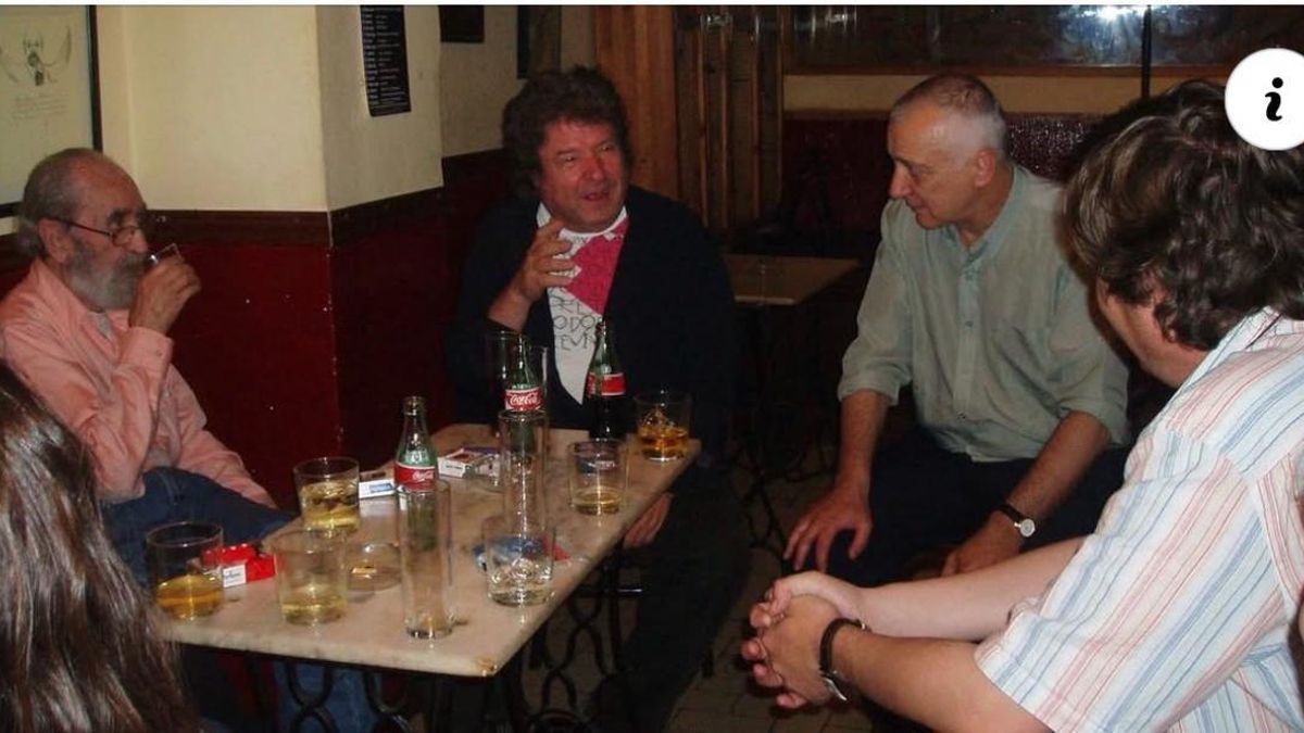 El cierre del mítico pub La Tertulia de Granada, síntoma de la transformación de la noche española