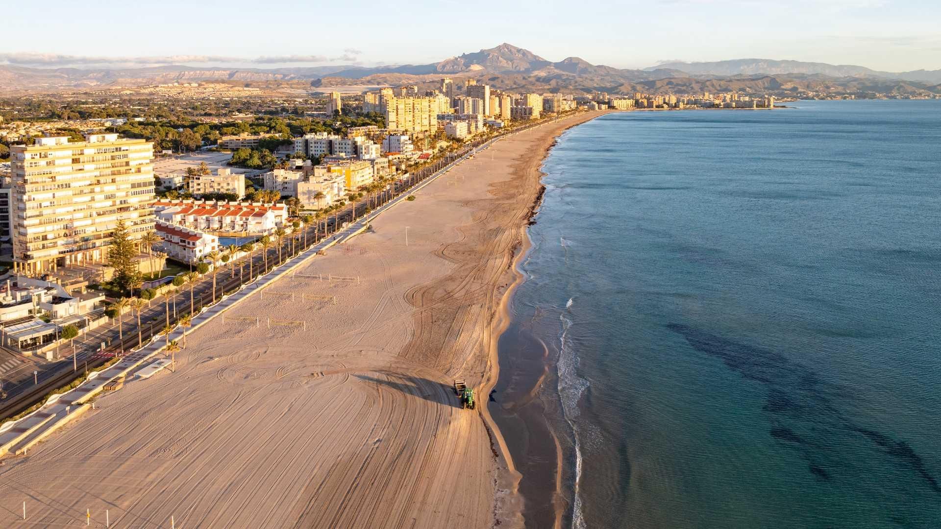 Playa de Muchavista, El Campello.
