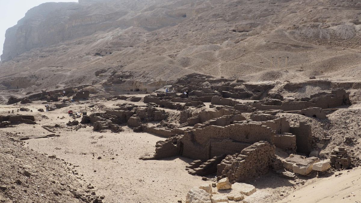 Vista del yacimiento donde se están excavando tanto ostracas como un asentamiento