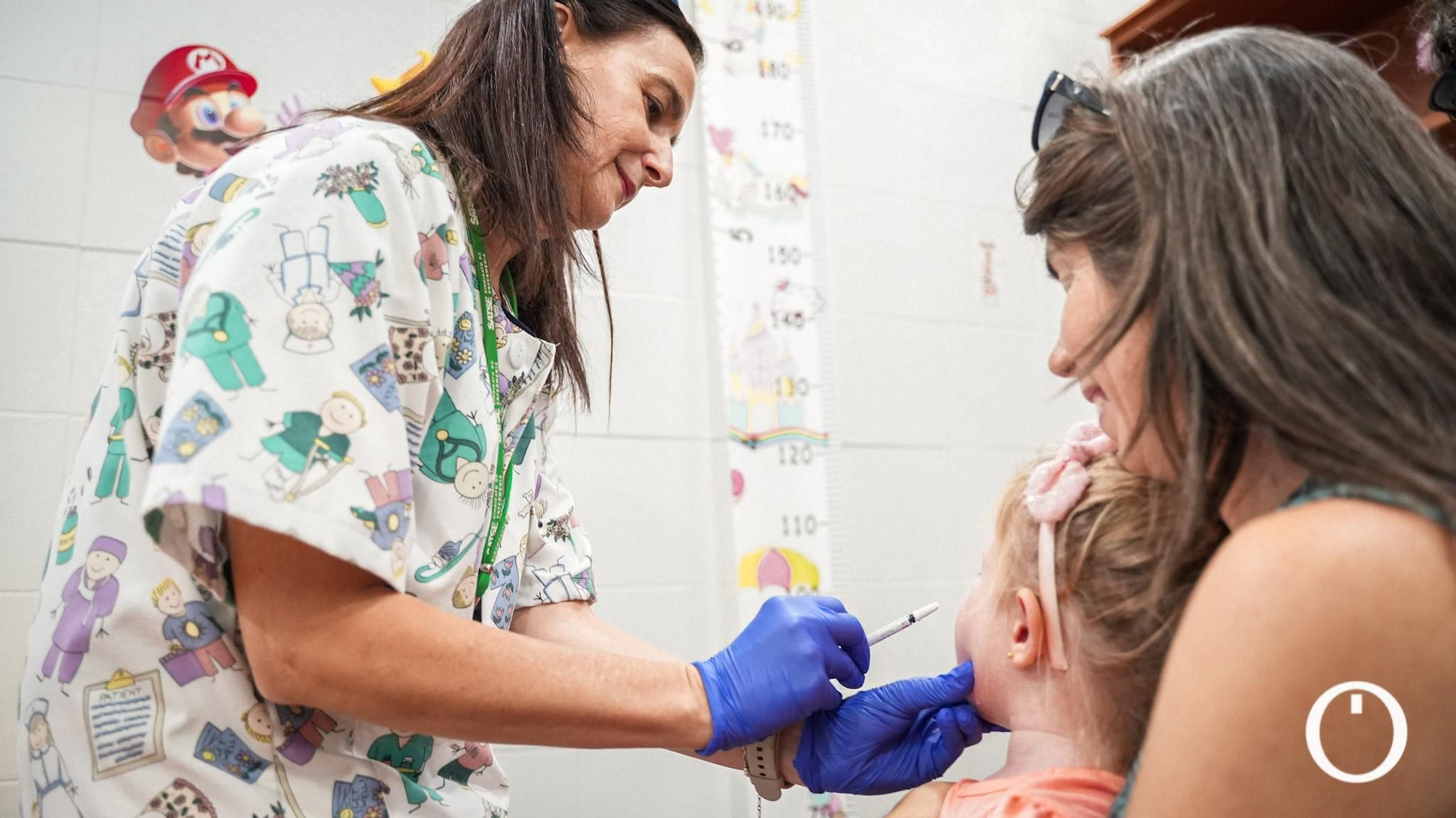 Primer día de vacunación contra la gripe infantil