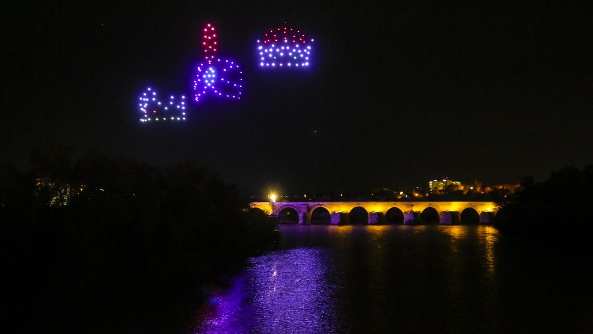 Espectáculo navideño de drones