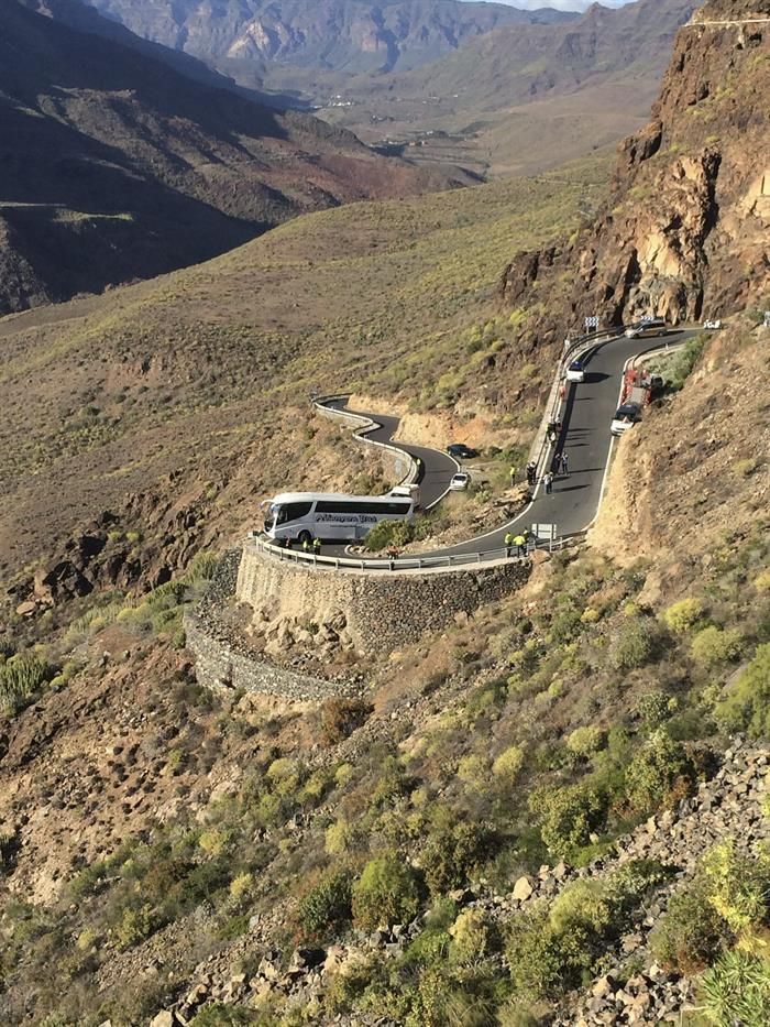 Accidente de la guagua en Fataga. EFE/Elvira Urquijo A.