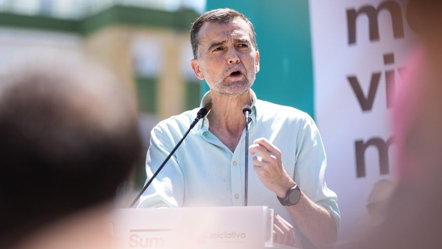 El coordinador federal de Izquierda Unida (IU), Antonio Maíllo, durante el acto promovido por Movimiento Sumar e IU sobre la reducción de la jornada en Sevilla, a 25 de mayo de 2025 en Sevilla (Andalucía, España).