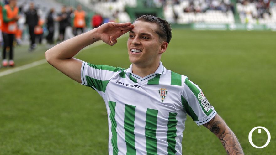 Álex Sala se queda: firma con el Córdoba CF hasta 2026