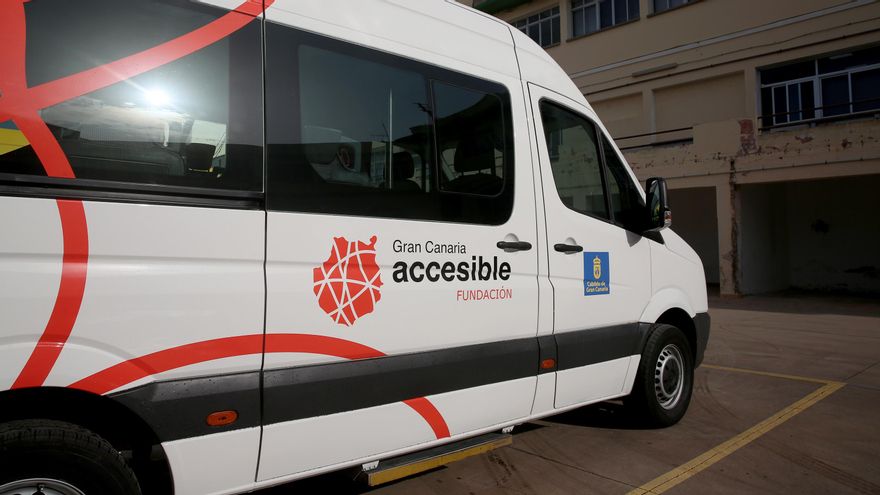 Guagua de la Fundación Gran Canaria accesible.