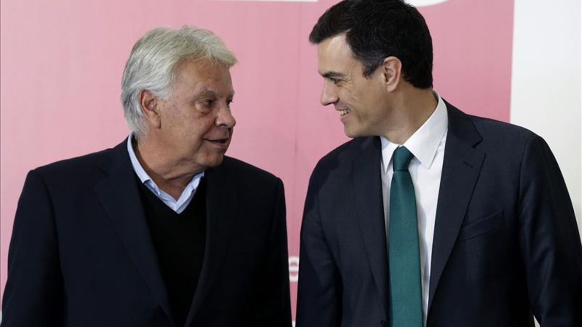 Pedro Sánchez y Felipe González en una imagen de archivo.