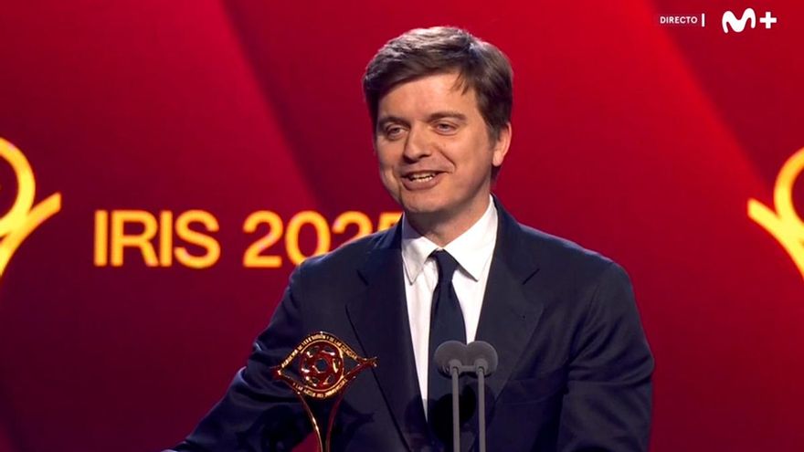 Marc Giró triunfa en los Premios Iris con su extinto 'Late Xou' de RTVE: "Se lo dedico a Pedro Sánchez, mi guionista"