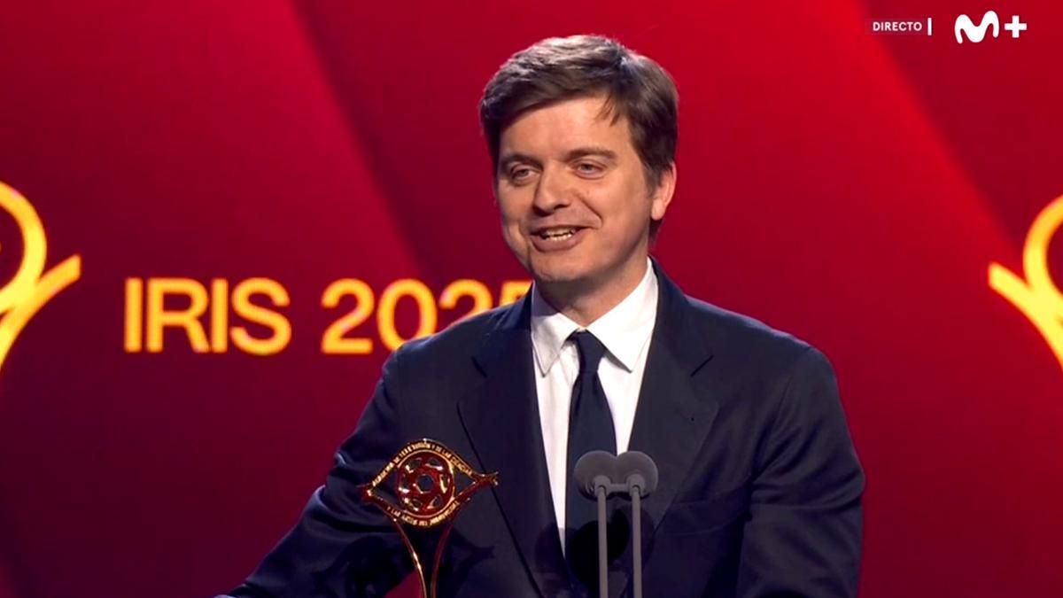 Marc Giró triunfa en los Premios Iris con su extinto 'Late Xou' de RTVE: "Se lo dedico a Pedro Sánchez, mi guionista"