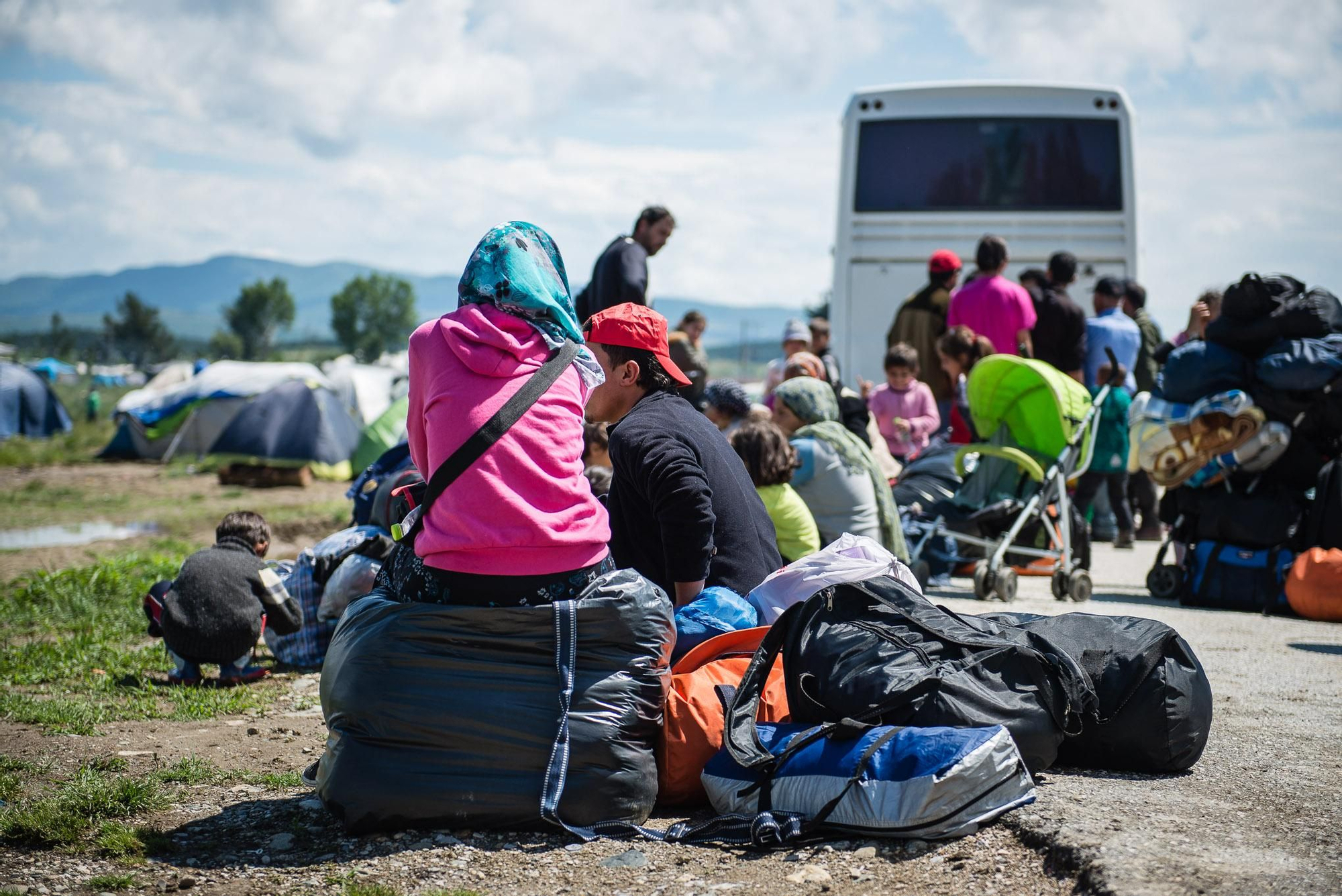 Autobuses llevandose refugiados desde Idomeni a campos oficiales