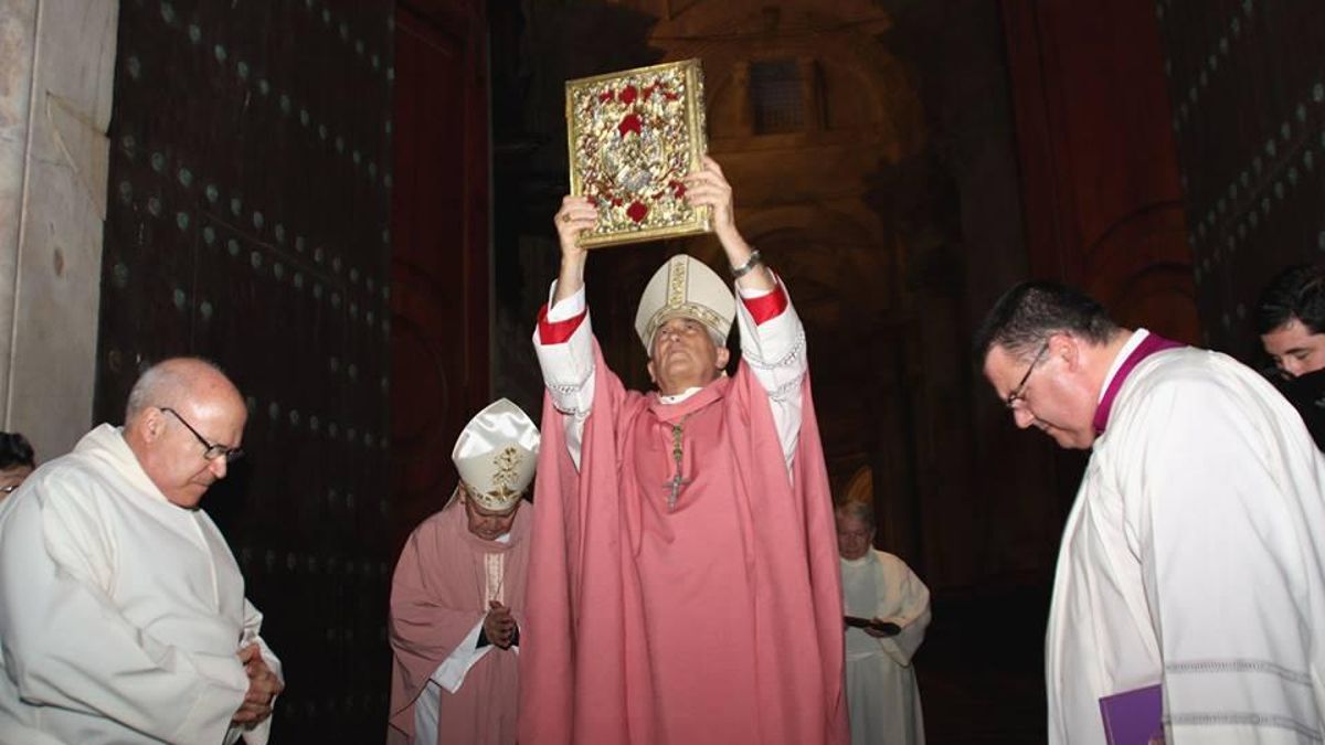 El Vaticano investiga por pederastia a un obispo español: “Se metía en mi cama, me acariciaba y besaba”