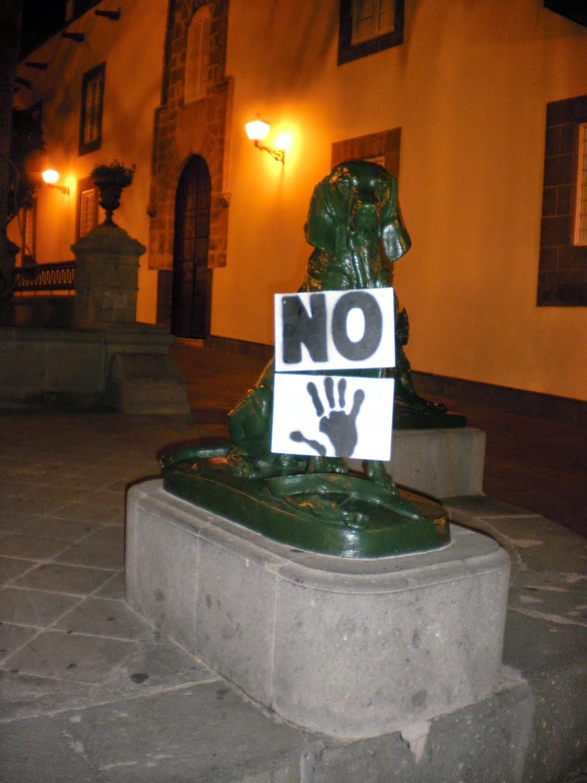 Estatuas contra el petróleo.