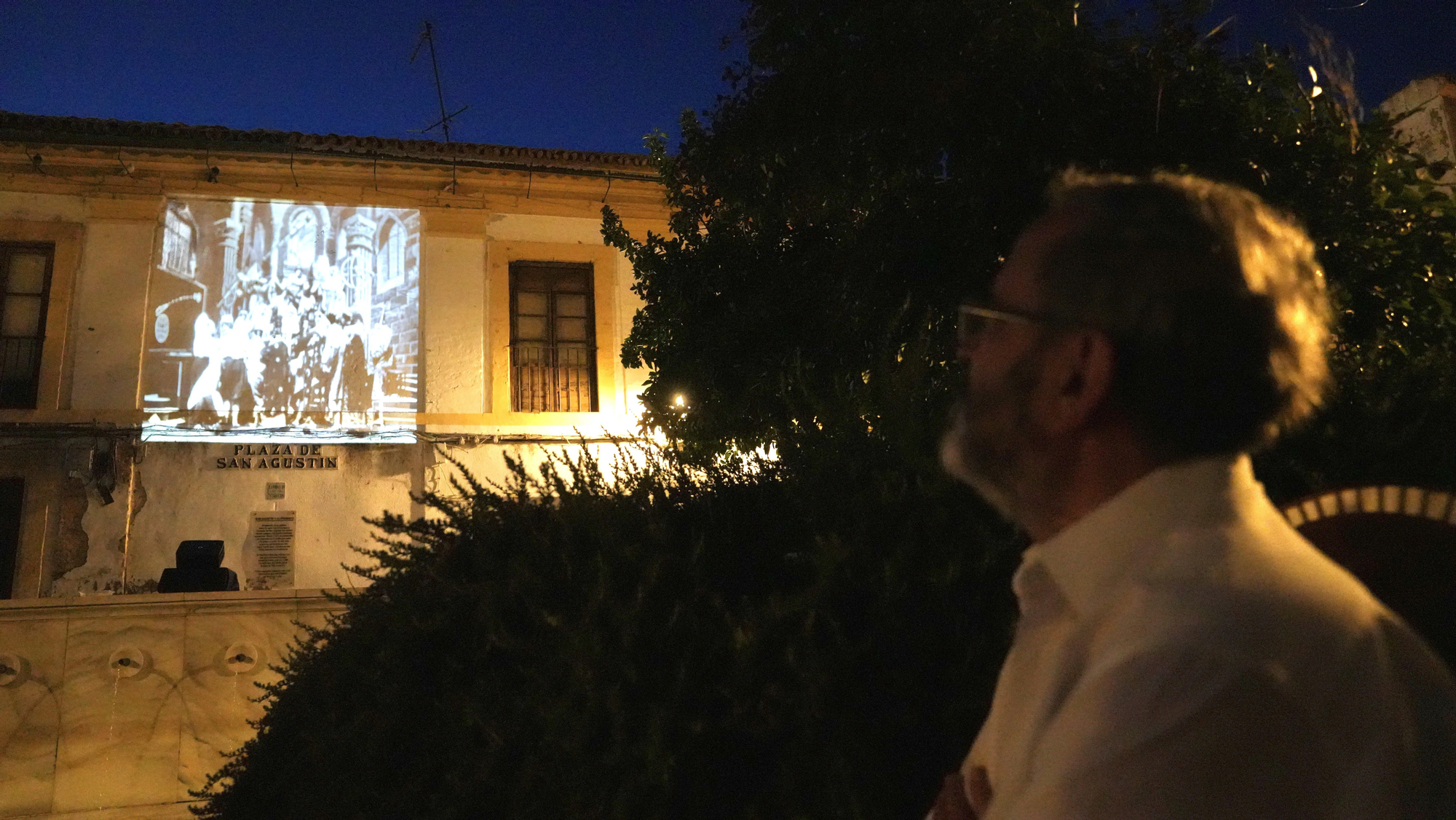 Proyección de cine simbólica en la plaza San Agustín