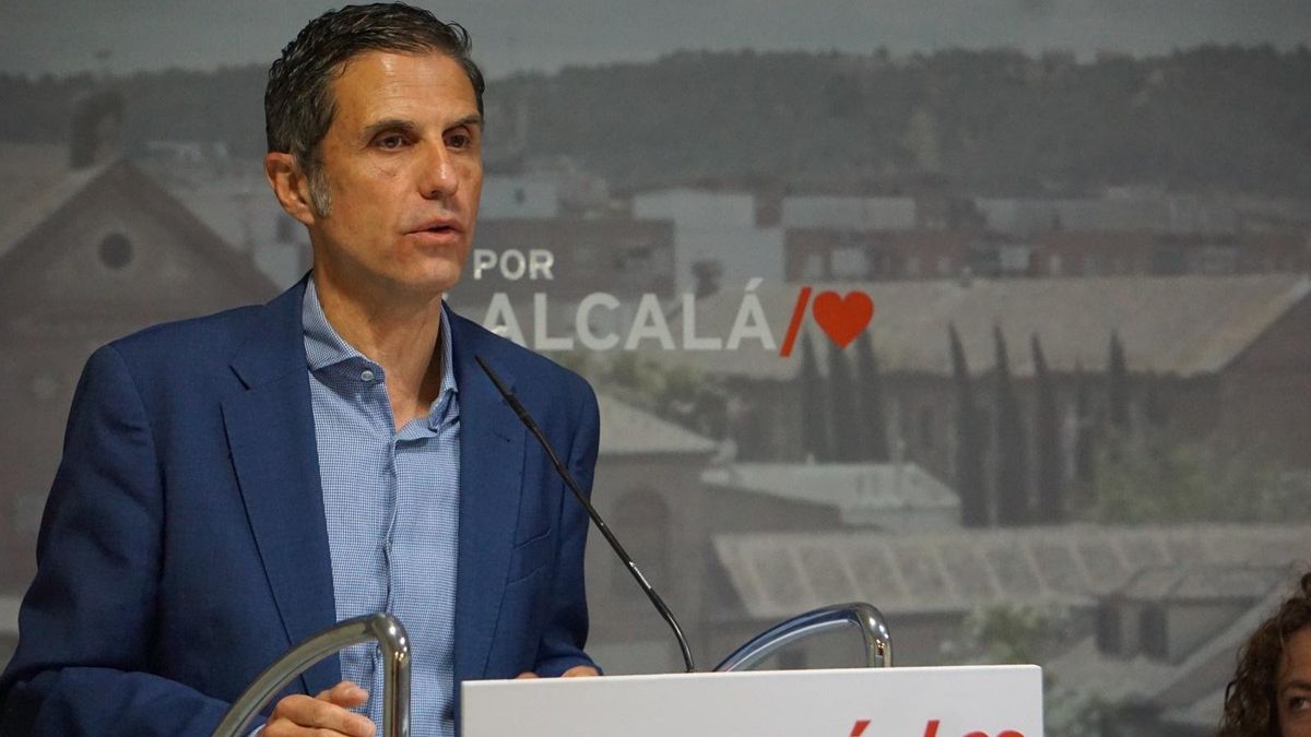 Una foto con una stripper, denuncias de afiliaciones masivas y una dimisión: la guerra en el PSOE de Alcalá