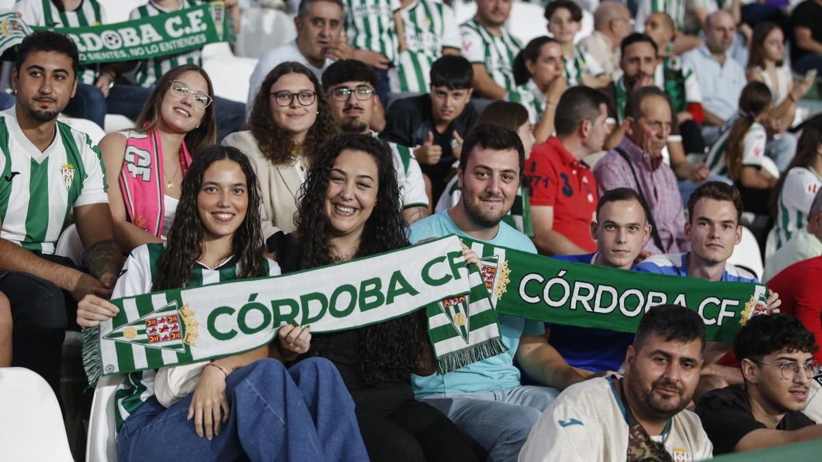 Grada Blanquiverde del Córdoba CF - Cultural Leonesa