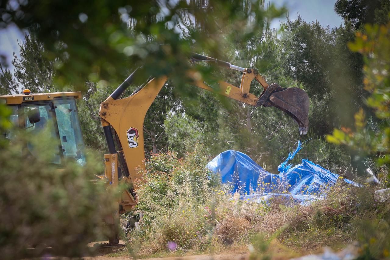 La maquinaria pesada hizo trizas los restos de la villa miseria