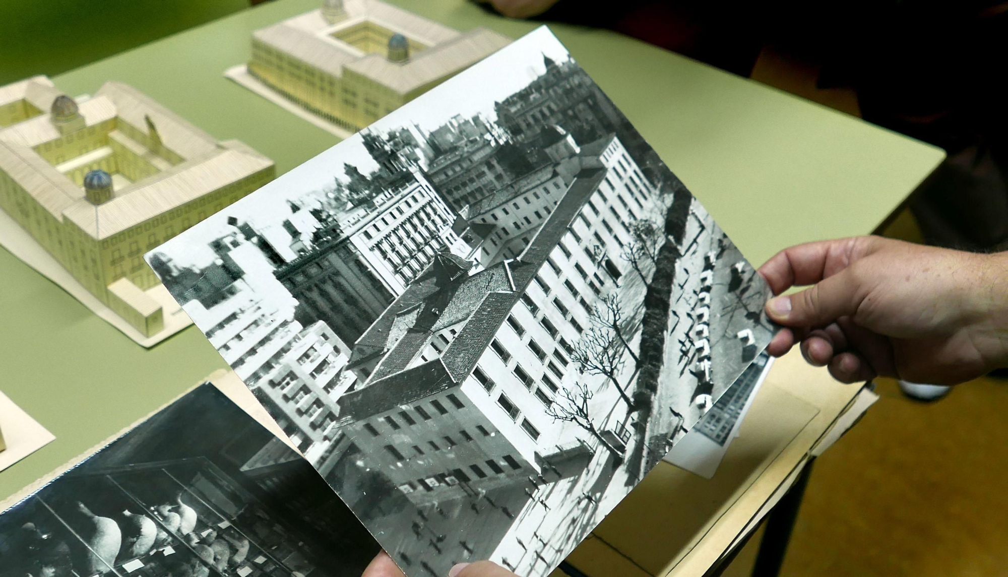 Fotografías antiguas conservadas en el archivo del IES Lluís Vives de Valencia.