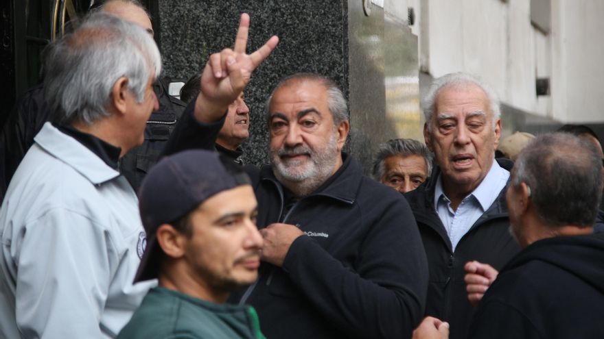 El documento de la CGT acusa al gobierno de aplicar un "ajuste brutal"  que no paga la casta sino los más vulnerables