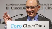 Montoro guardará "zanahorias para la negociación" y apunta a una bajada de IRPF antes de las próximas generales