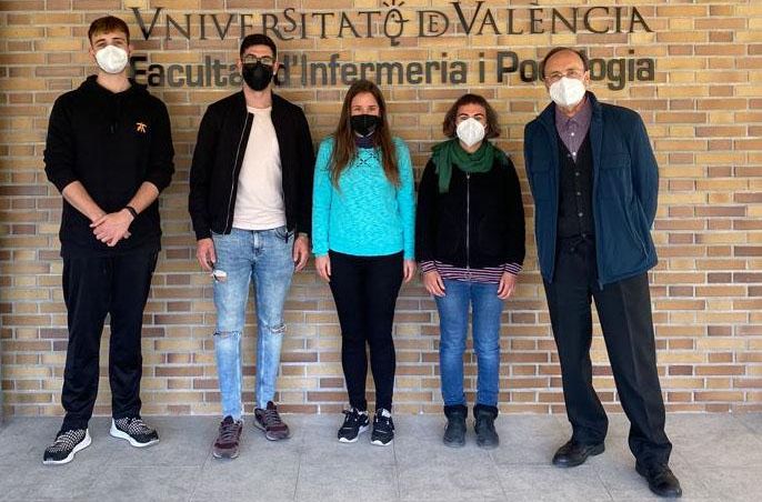 Álex Navarro, Carlos Alfaro, Marisa Estarlich, Ana Esplugues i Ferran Ballester, equip investigador del projecte de la Universitat de València.