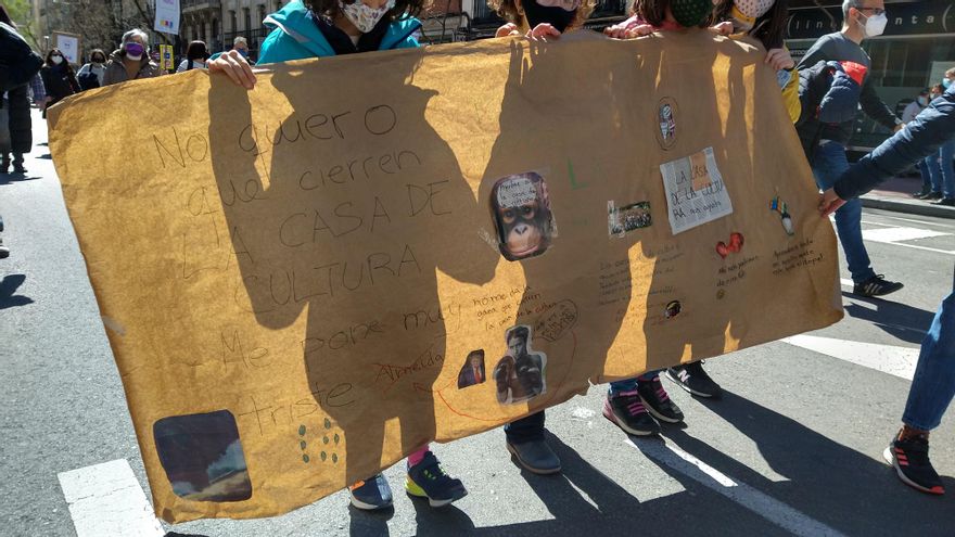 En imágenes: manifestación para salvar la Casa de Cultura de Chamberí