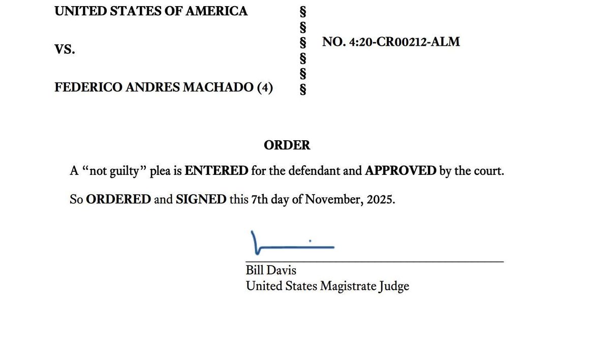 Parte del expediente firmado por el juez que lleva el proceso contra Machado.