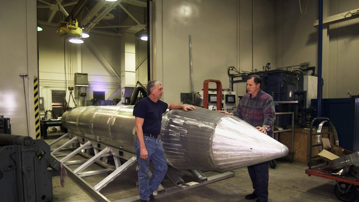 EEUU plantea lanzar la "madre de todas las bombas" sobre Irán, según la CNN