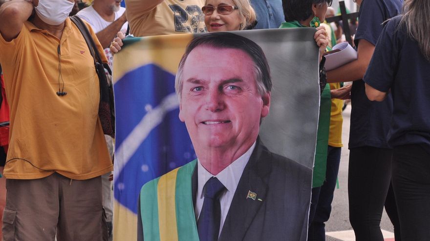Una red de políticos y seguidores de Bolsonaro organiza ataques contra profesores en las redes
