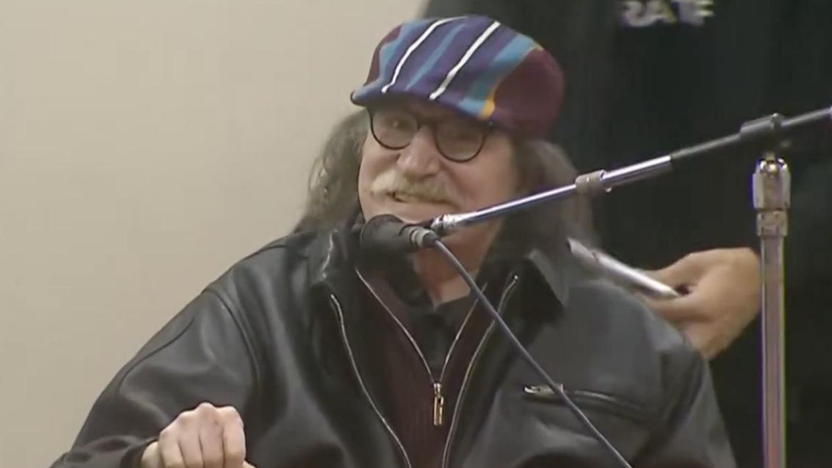 Charly García recibió el doctorado honoris causa de la UBA