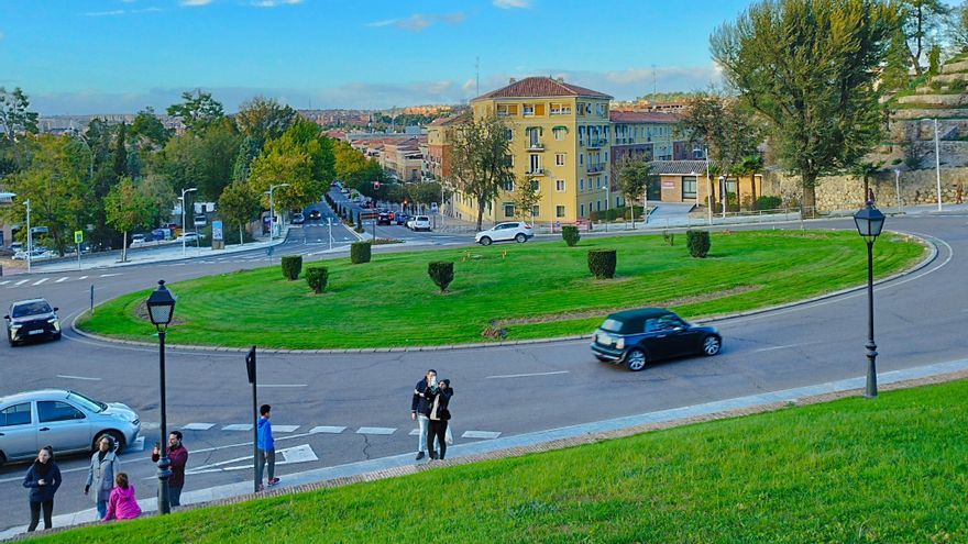PP y Vox celebrarán los 45 años de la Constitución instalando una bandera gigante junto a la muralla de Toledo
