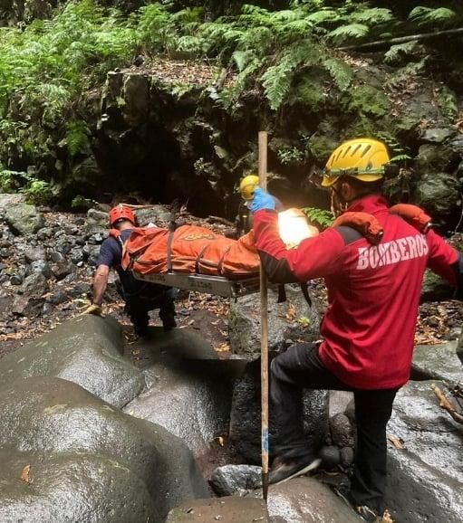 Imagen de archivo de un rescate de Bomberos La Palma en el bosque de Los Tilos.