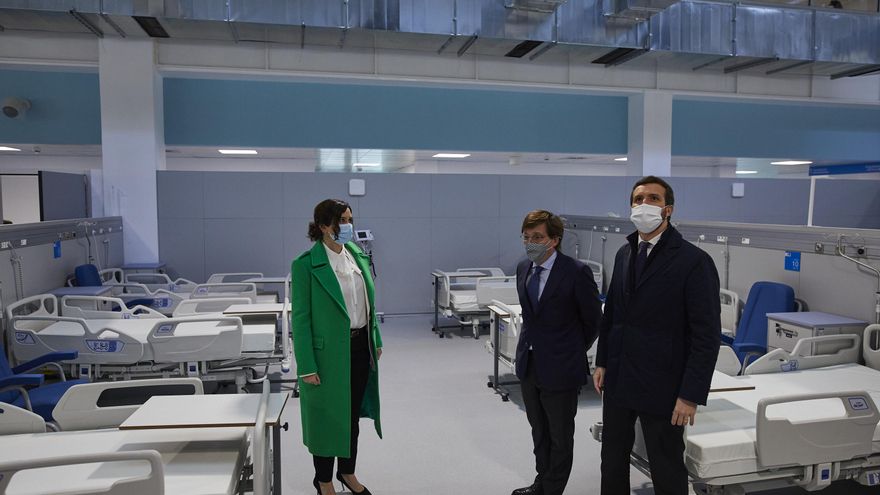 La presidenta de la Comunidad de Madrid, Isabel Díaz Ayuso, el alcalde de Madrid, José Luis Martínez-Almeida, y el presidente del PP, Pablo Casado.