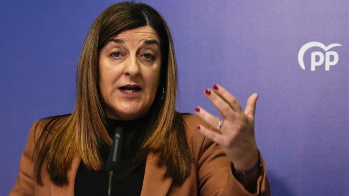 Archivo - La presidenta del PP de Cantabria, María José Sáenz de Buruaga
